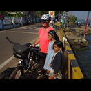 Posieren für ein Selfie, um das Dagmar gebeten wurde